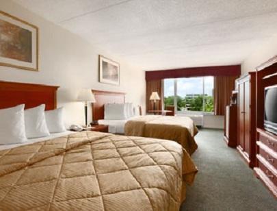 Baymont Inn & Suites Clearwater Quarto foto